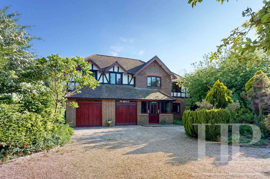 Property photo 2 of 28