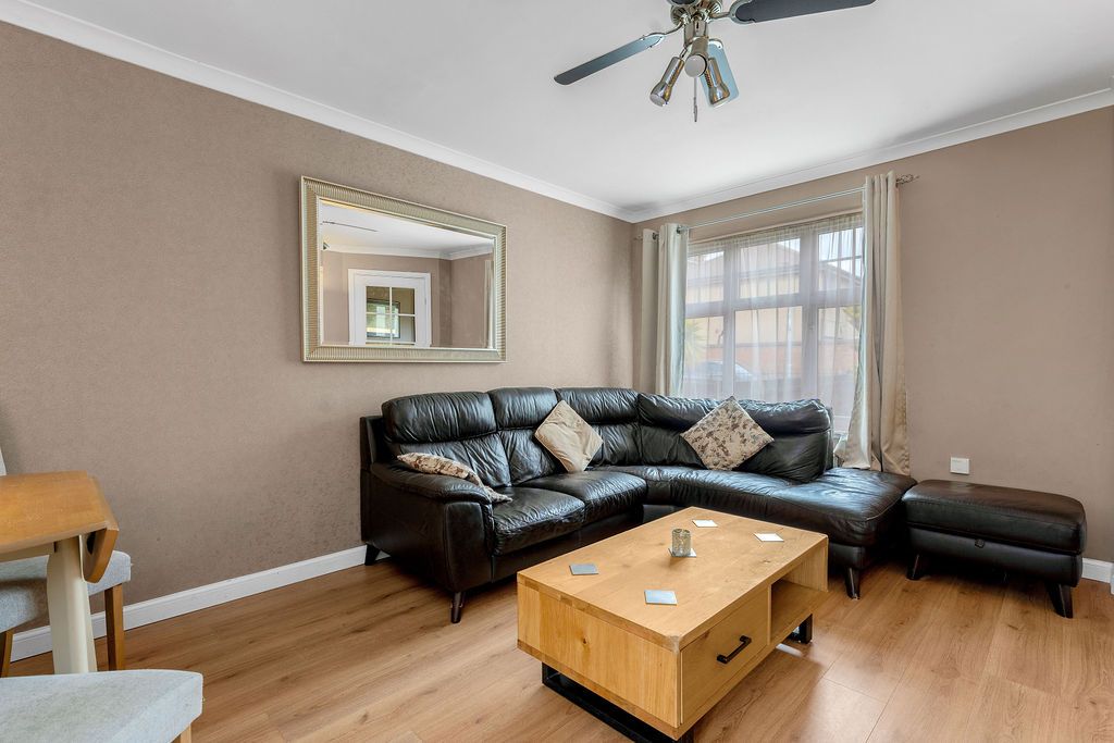 Property photo 3 of 16 Photo 3