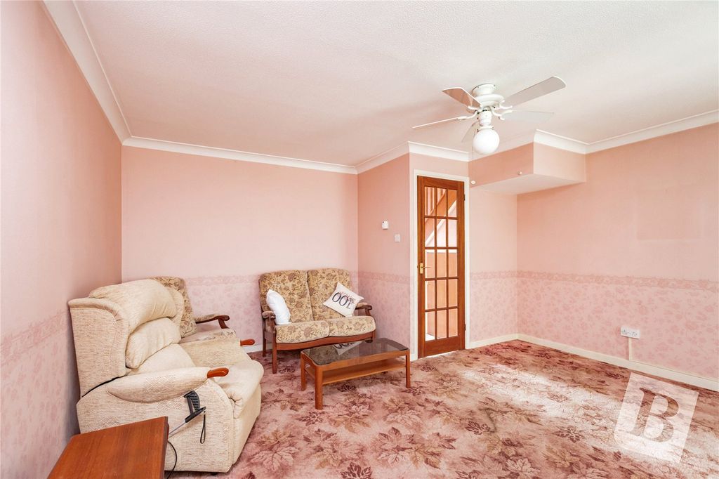 Property photo 3 of 20 Living Room
