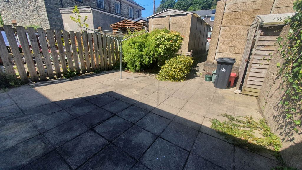 Property photo 3 of 21