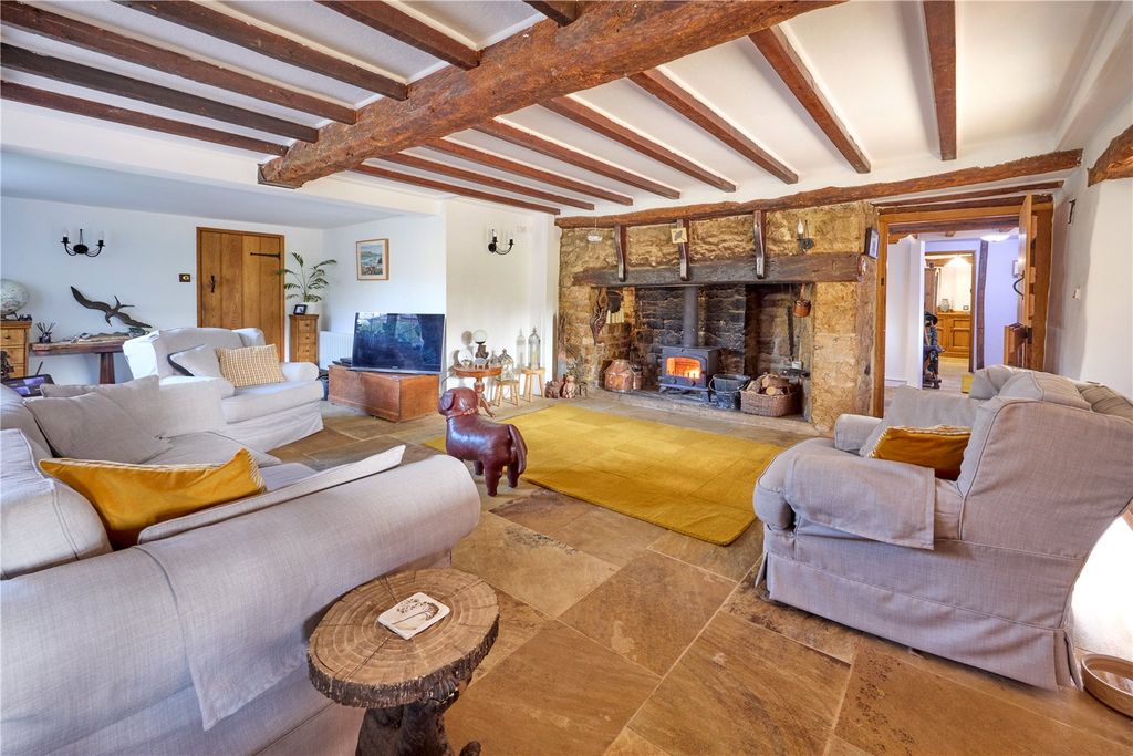 Property photo 2 of 16 Sitting Room