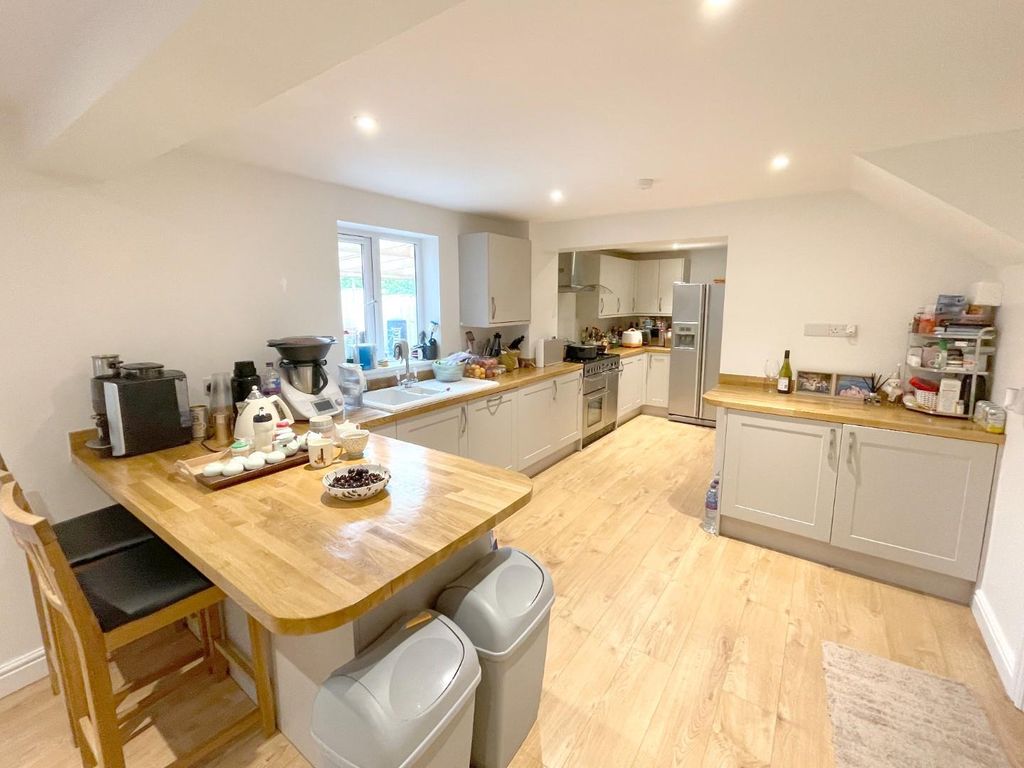 Property photo 2 of 13 Kitchen/Diner
