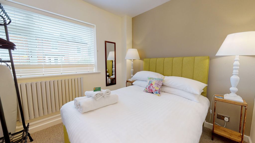 Property photo 2 of 8 Bedroom