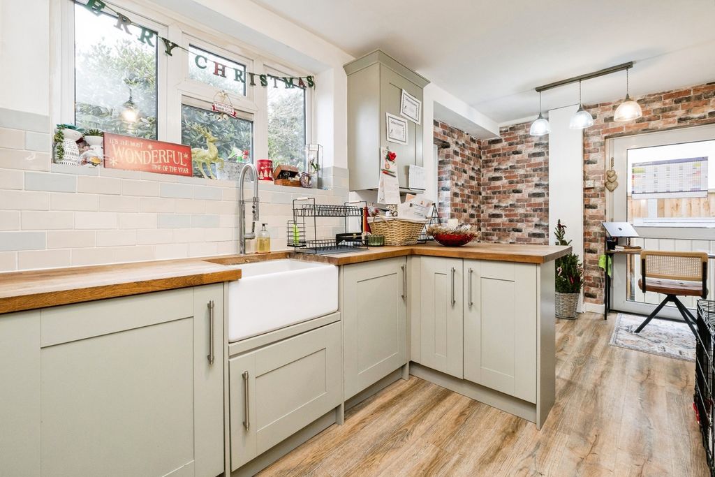 Property photo 2 of 13 Pbox-Img.Jpg