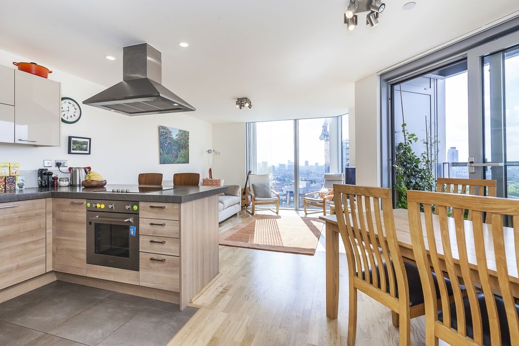 Property photo 2 of 26 Reception (6)