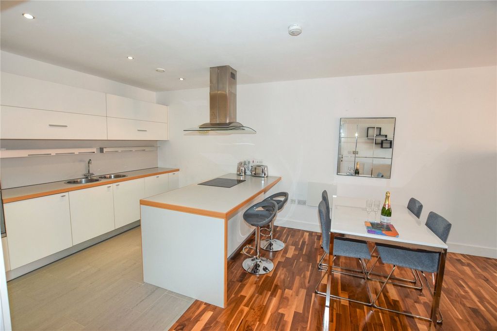 Property photo 3 of 14 Picture No. 20