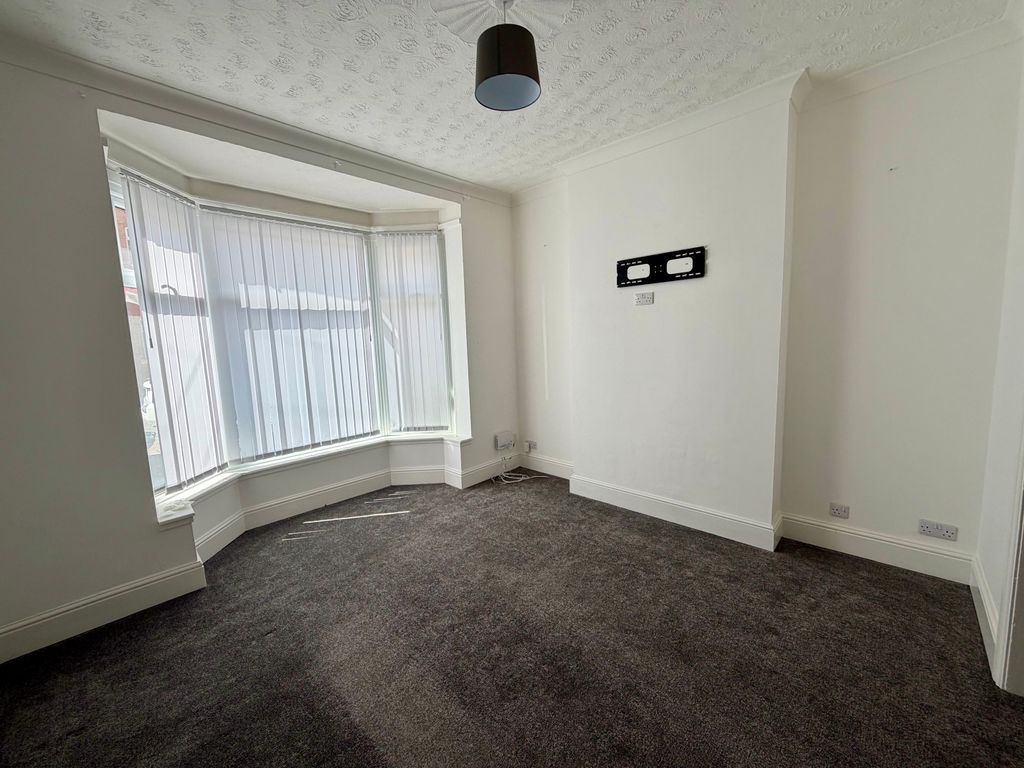 Property photo 3 of 9 Living Room