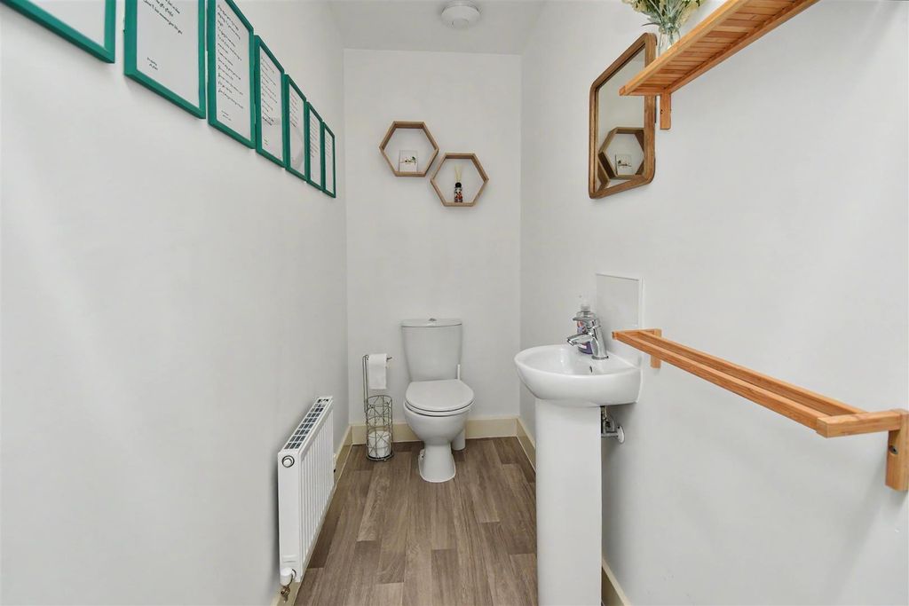 Property photo 3 of 20 wc.Jpg
