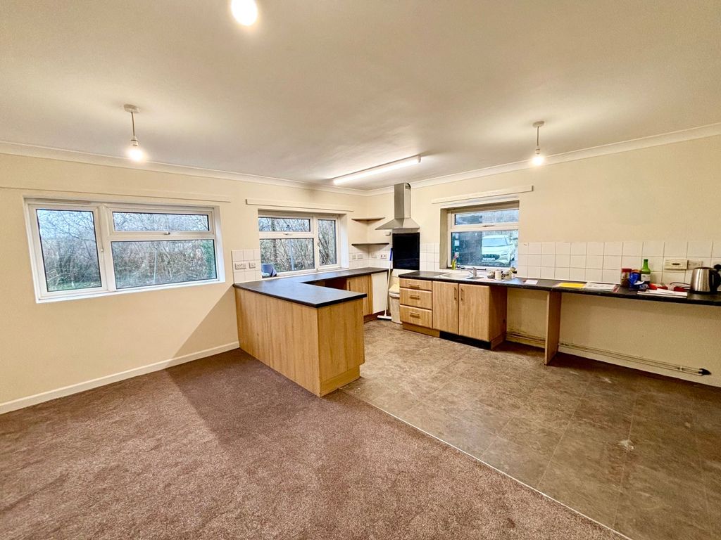 Property photo 3 of 12 Picture No. 24