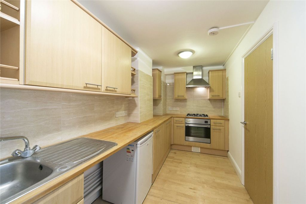 Property photo 2 of 8 Kitchen