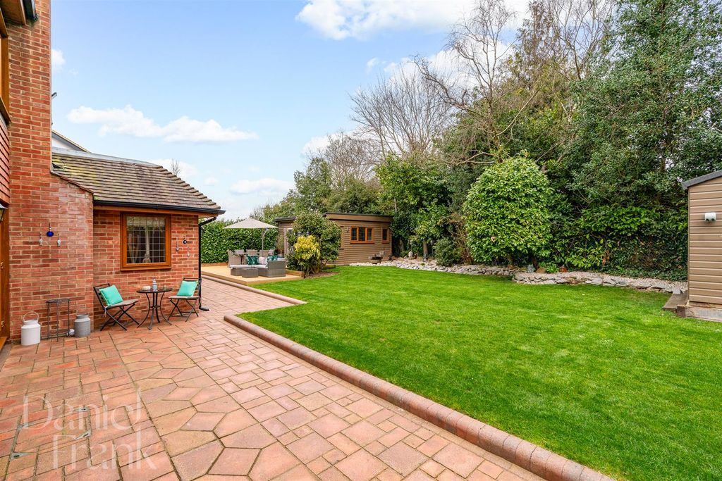 Additional image 50 of 5 bed detached house for saleWest View, Loughton IG10