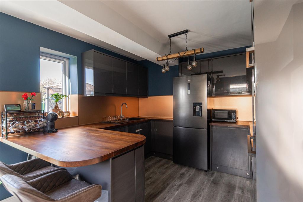 Property photo 2 of 30 Obp_1900.Jpg