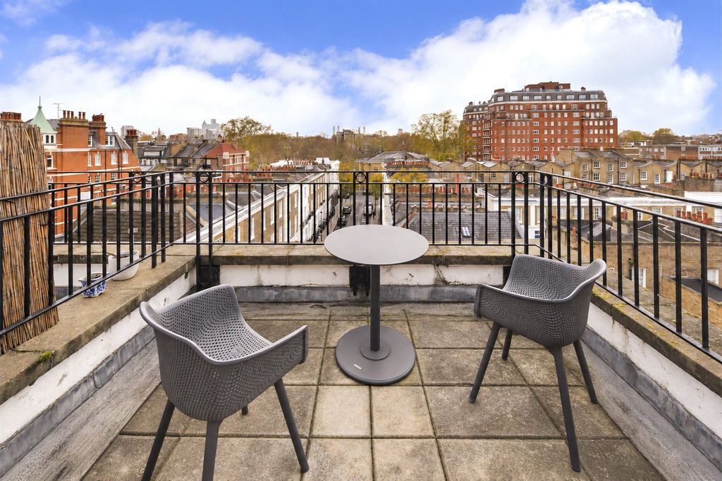 Property photo 3 of 9 Private Terrace