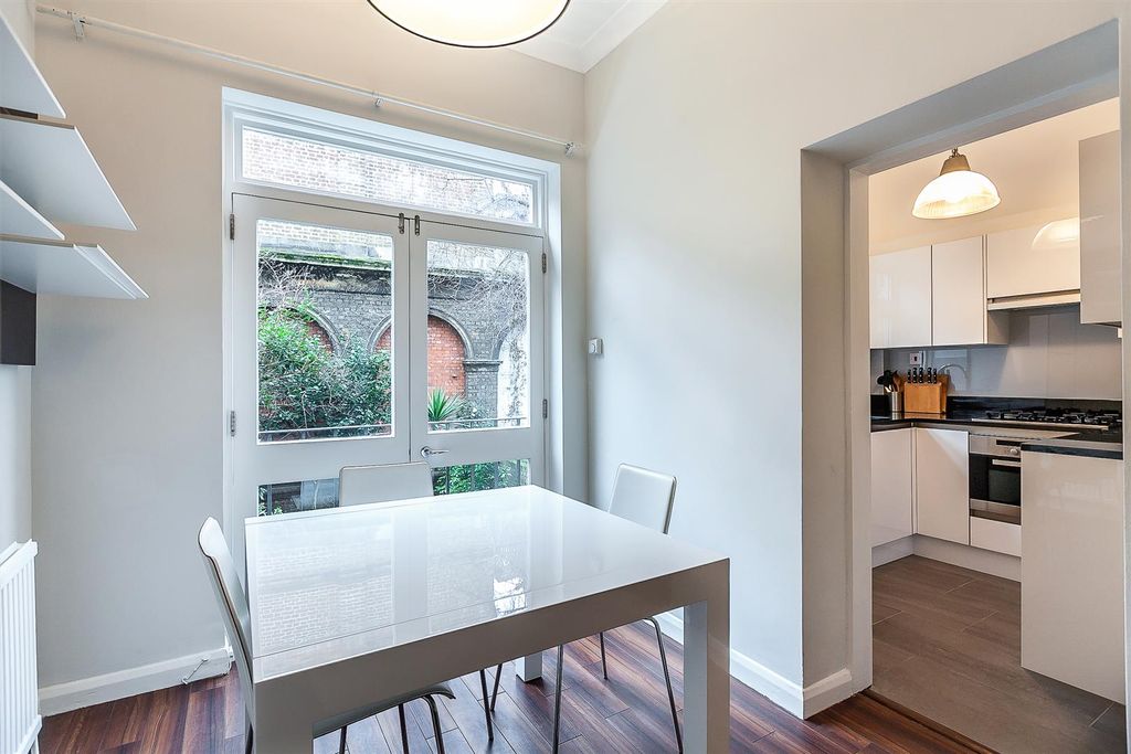 Property photo 2 of 6