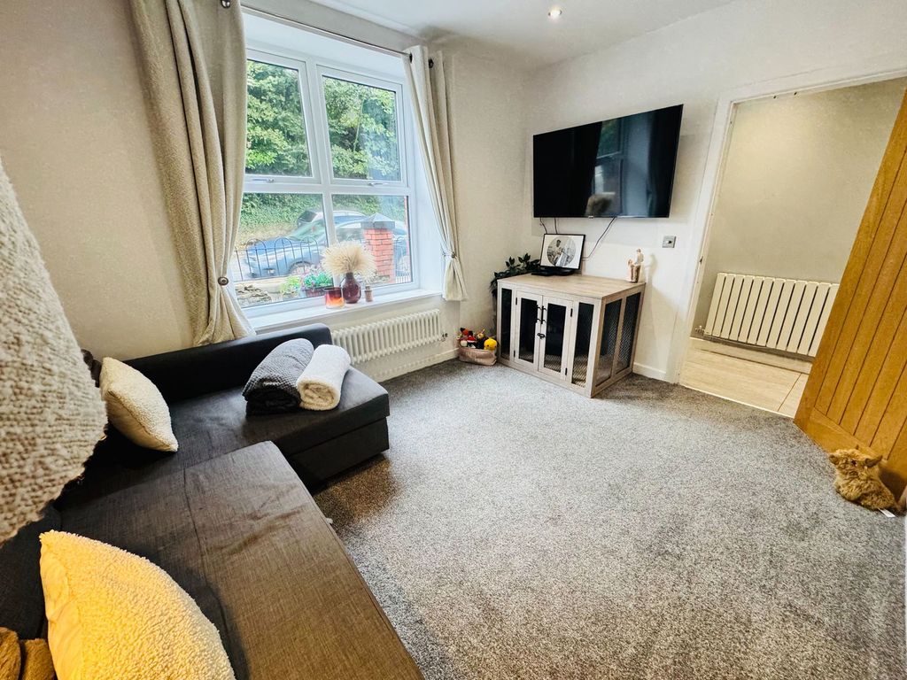 Property photo 3 of 43