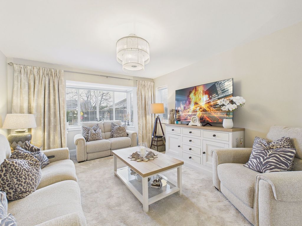 Property photo 2 of 15 Lounge