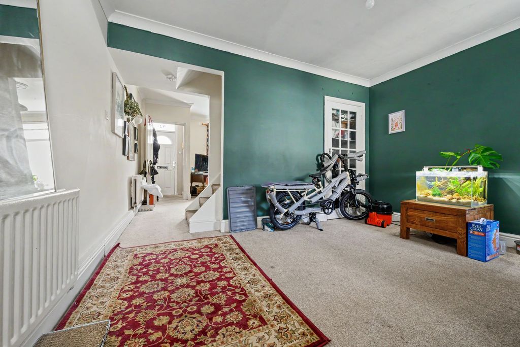 Property photo 2 of 19