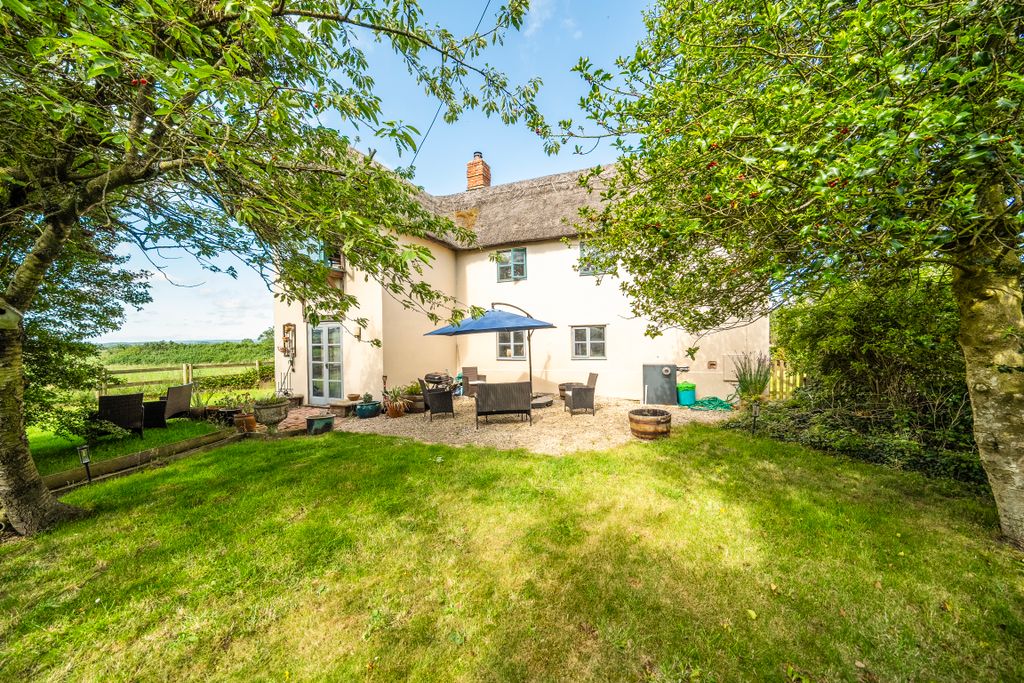 Property photo 1 of 18 147982246A3532F45912E