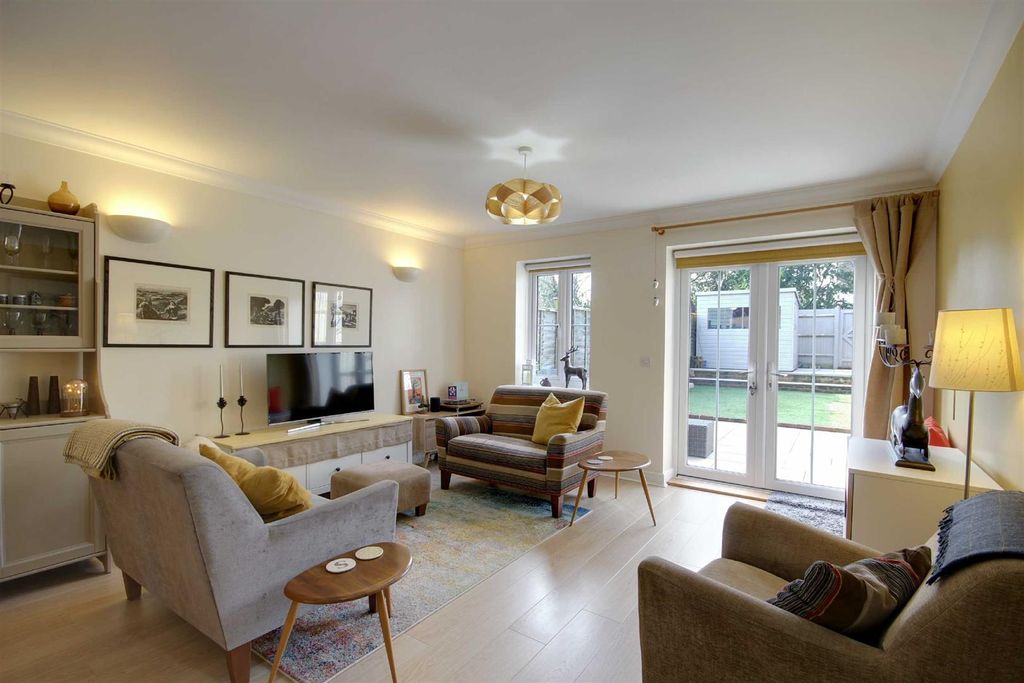 Property photo 3 of 28