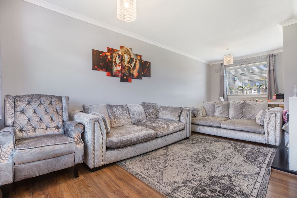 Property photo 2 of 37