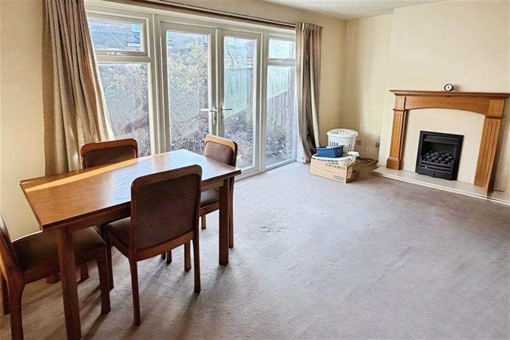 Property photo 3 of 9 (Main)