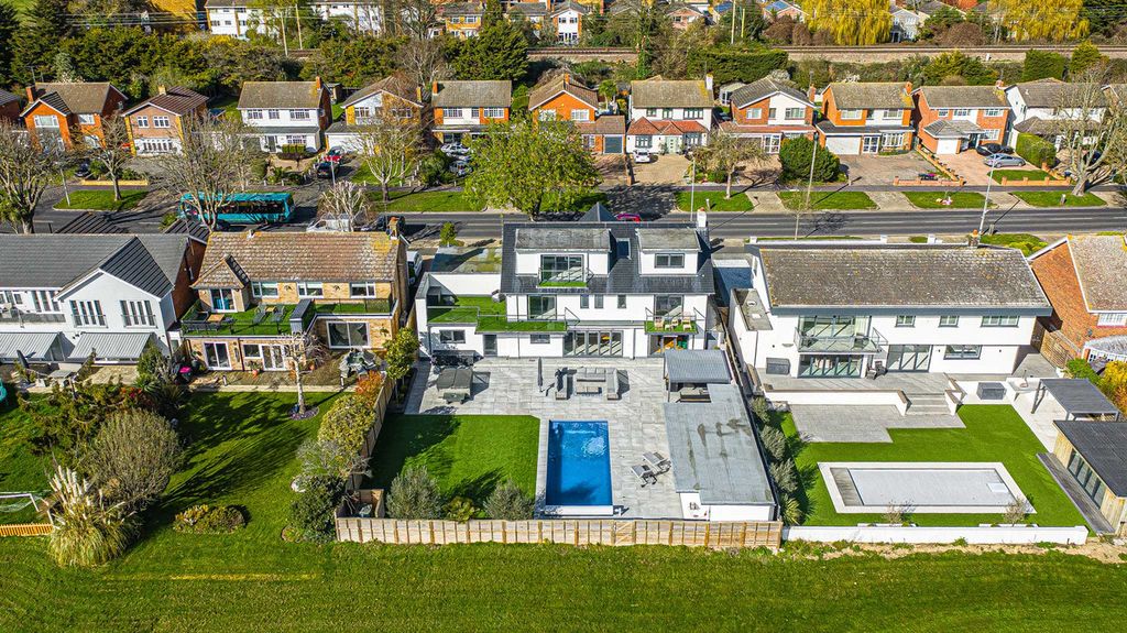 Property photo 3 of 50