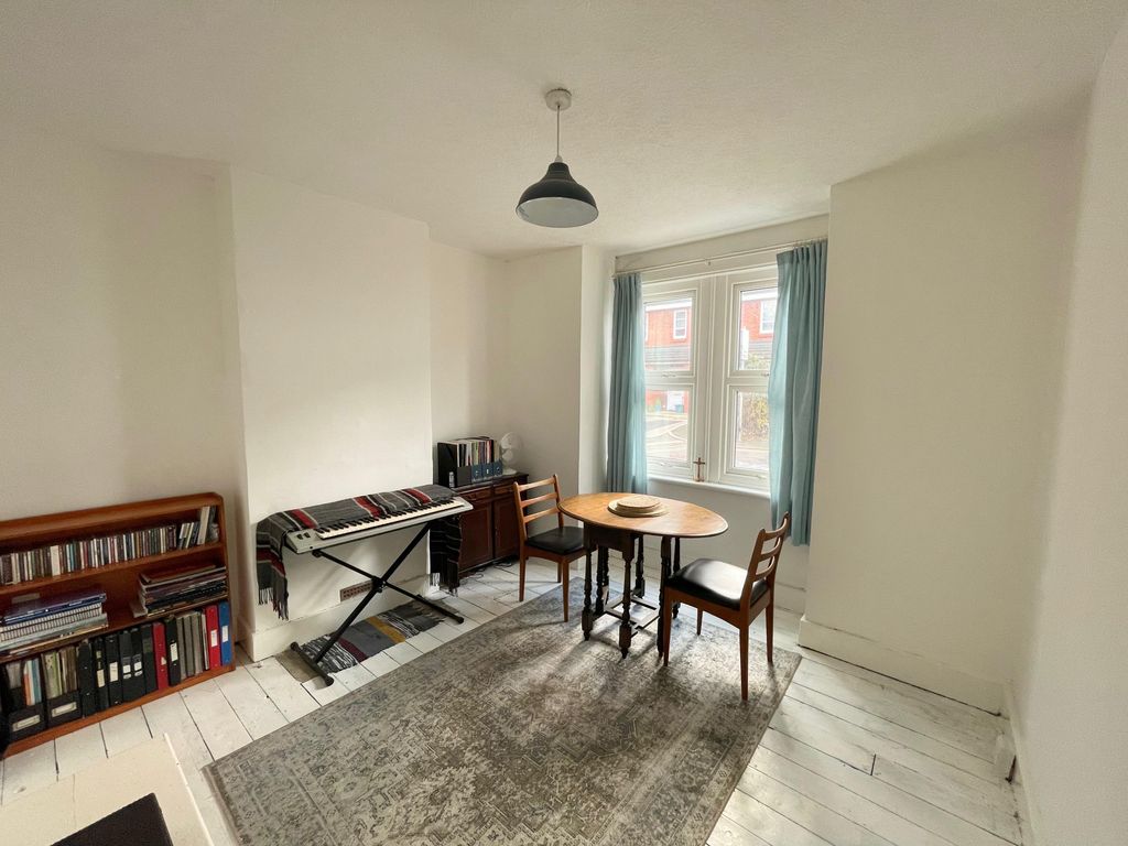 Property photo 2 of 8