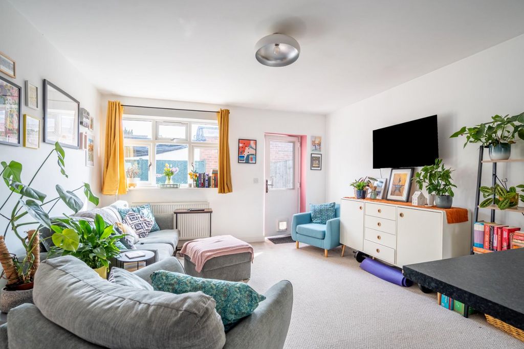 Property photo 2 of 12 Yc-3.Jpg