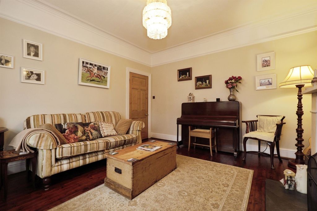 Property photo 3 of 25