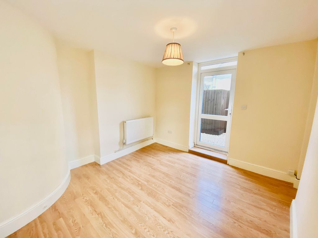 Property photo 2 of 6 Living Room