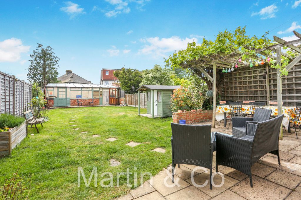 Property photo 3 of 23 1703858296 - 87 Ash Road, Sm3 - 17