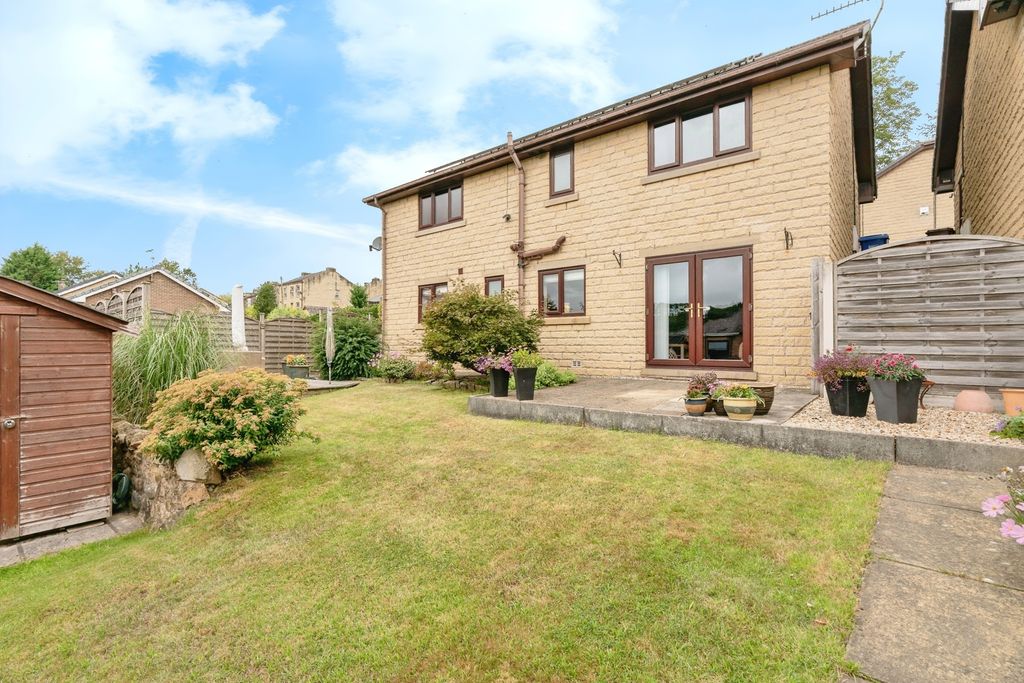 Property photo 2 of 17 Photo