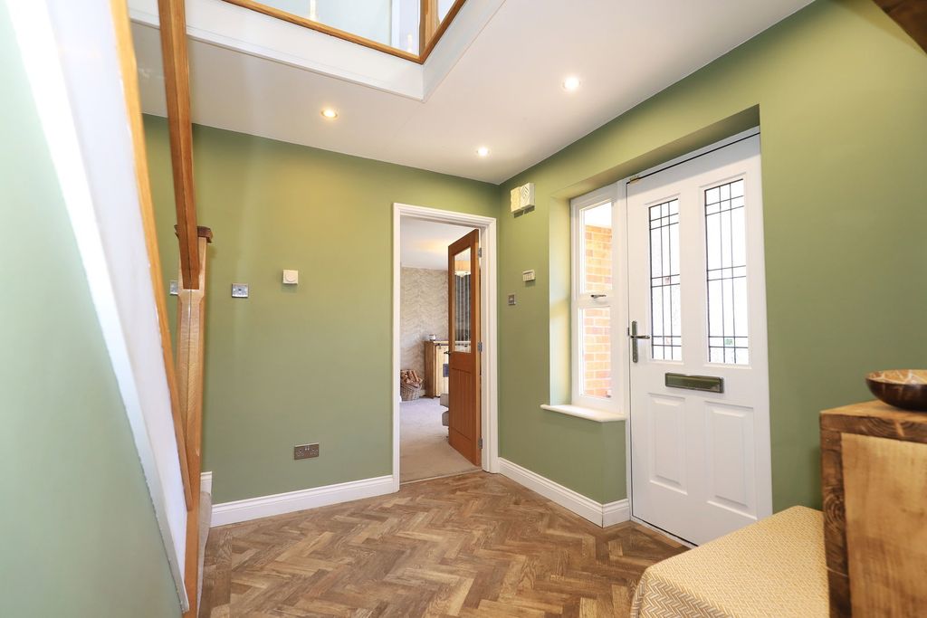 Property photo 3 of 42