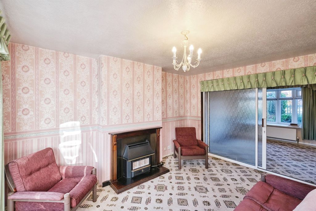 Property photo 2 of 17