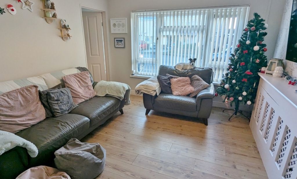 Property photo 2 of 13