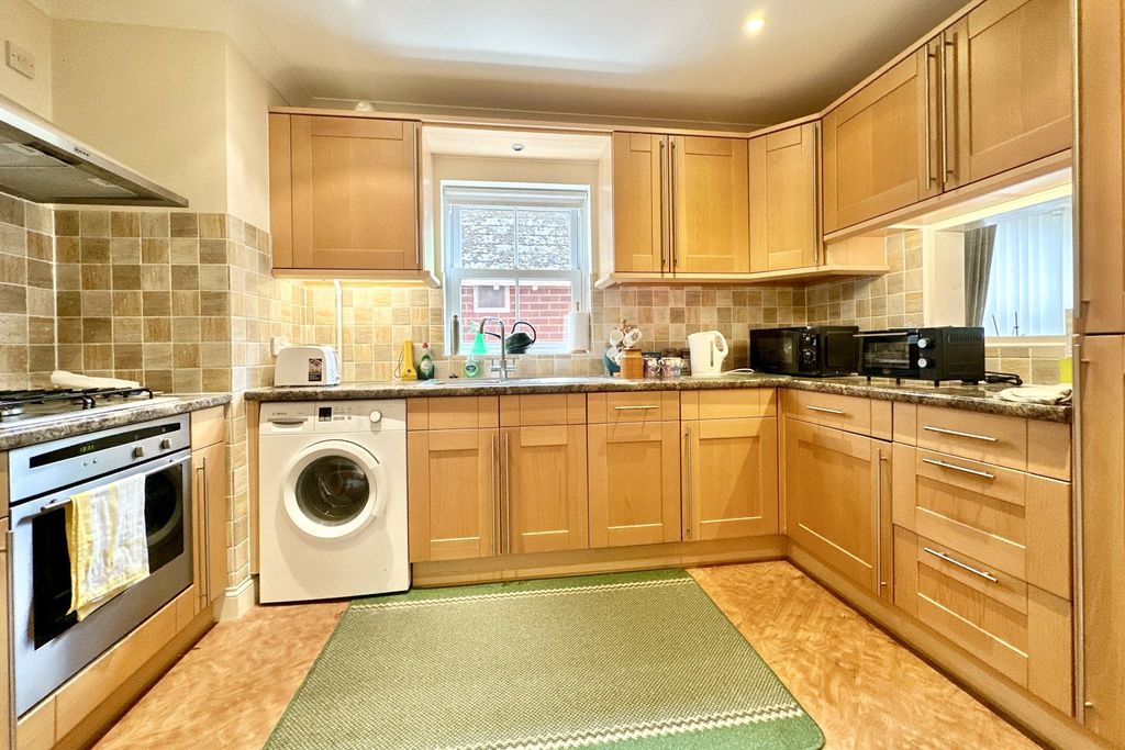 Property photo 2 of 13 Picture No. 12