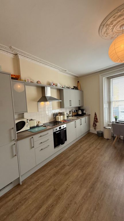 Property photo 2 of 6 Kitchen