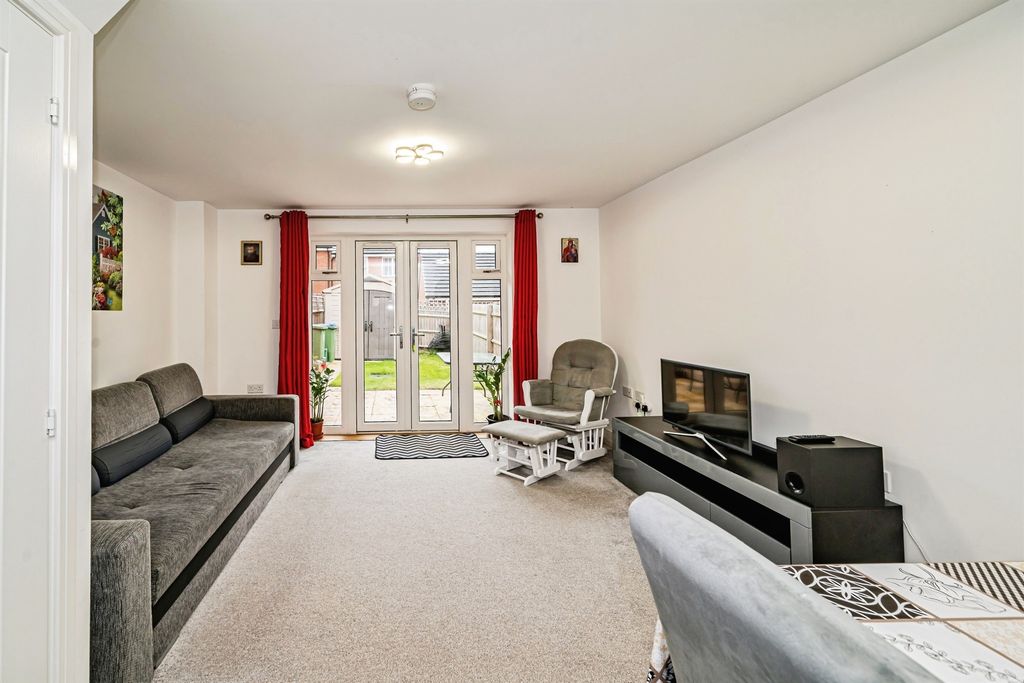 Property photo 3 of 15