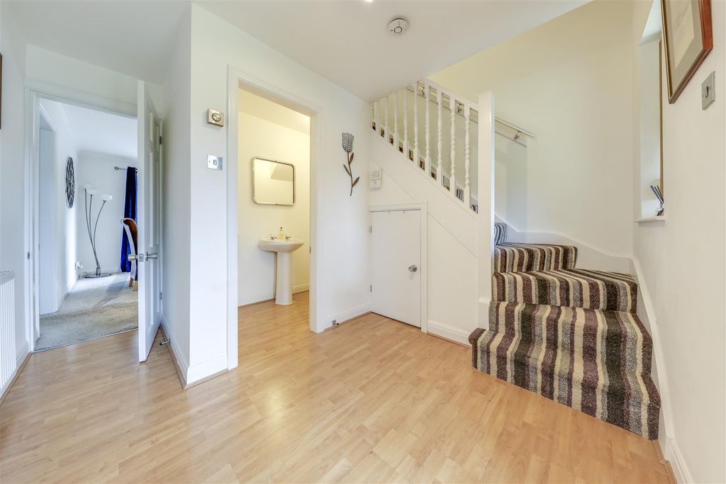 Property photo 3 of 33 Hallway