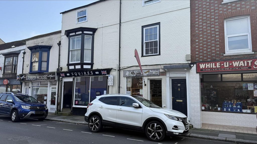 Property photo 2 of 10 Front (Exterior)