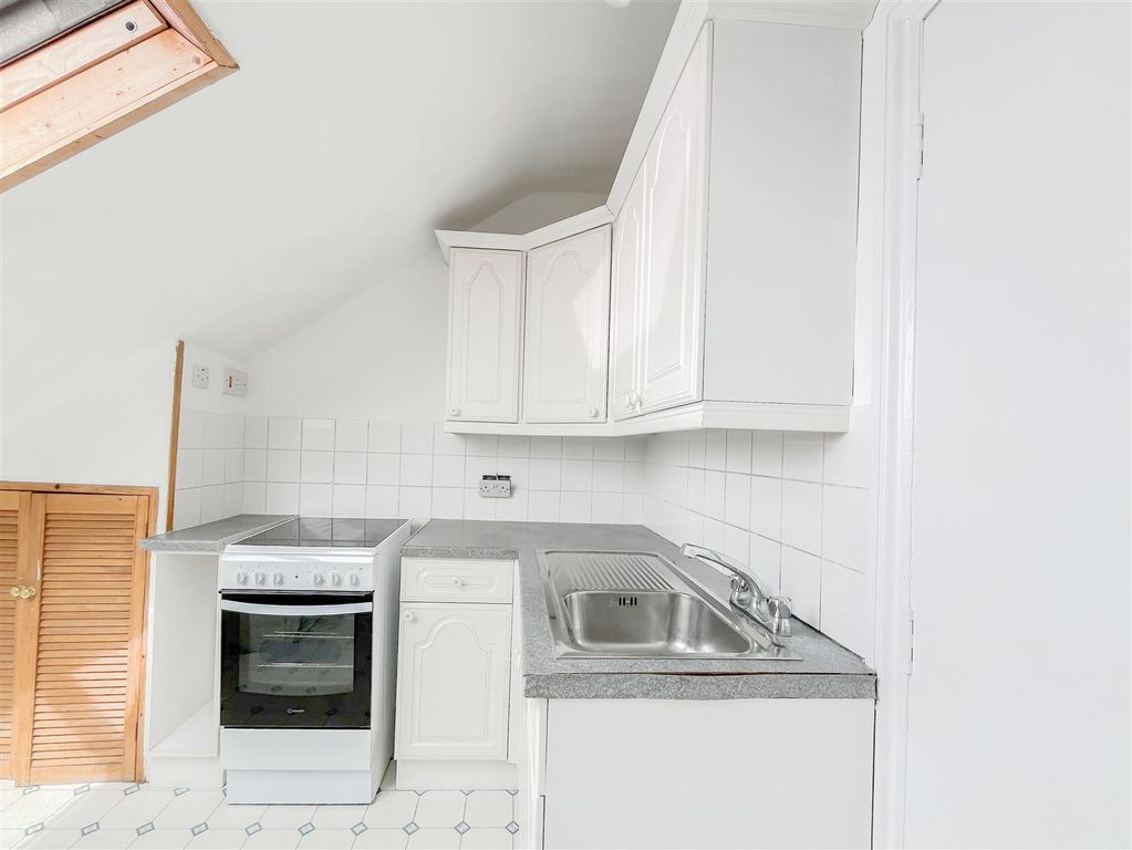 Property photo 2 of 16 Kitchen