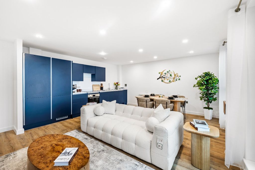 Property photo 2 of 15 Picture No. 20