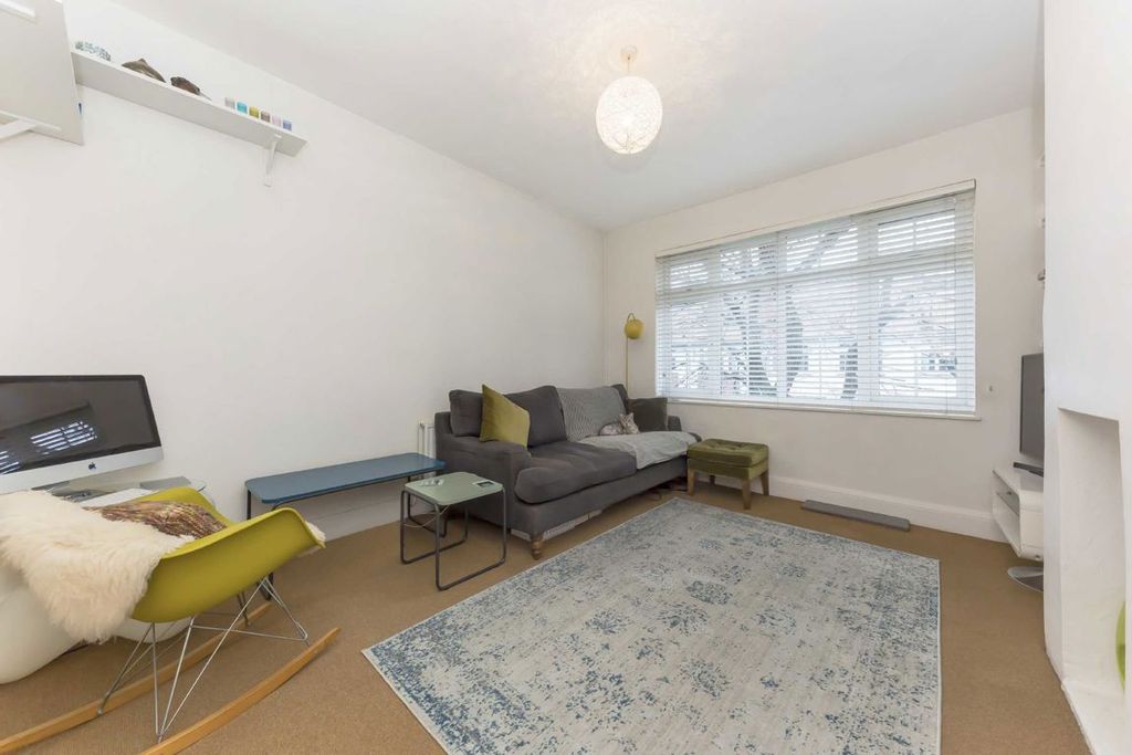 Property photo 2 of 6