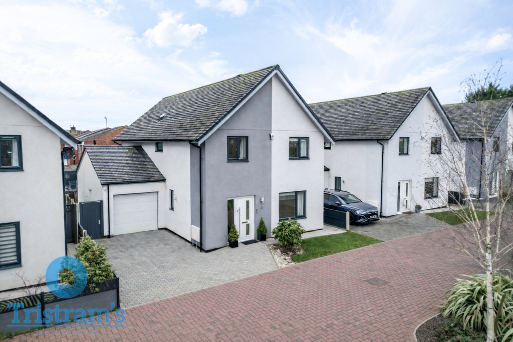 Property photo 1 of 37