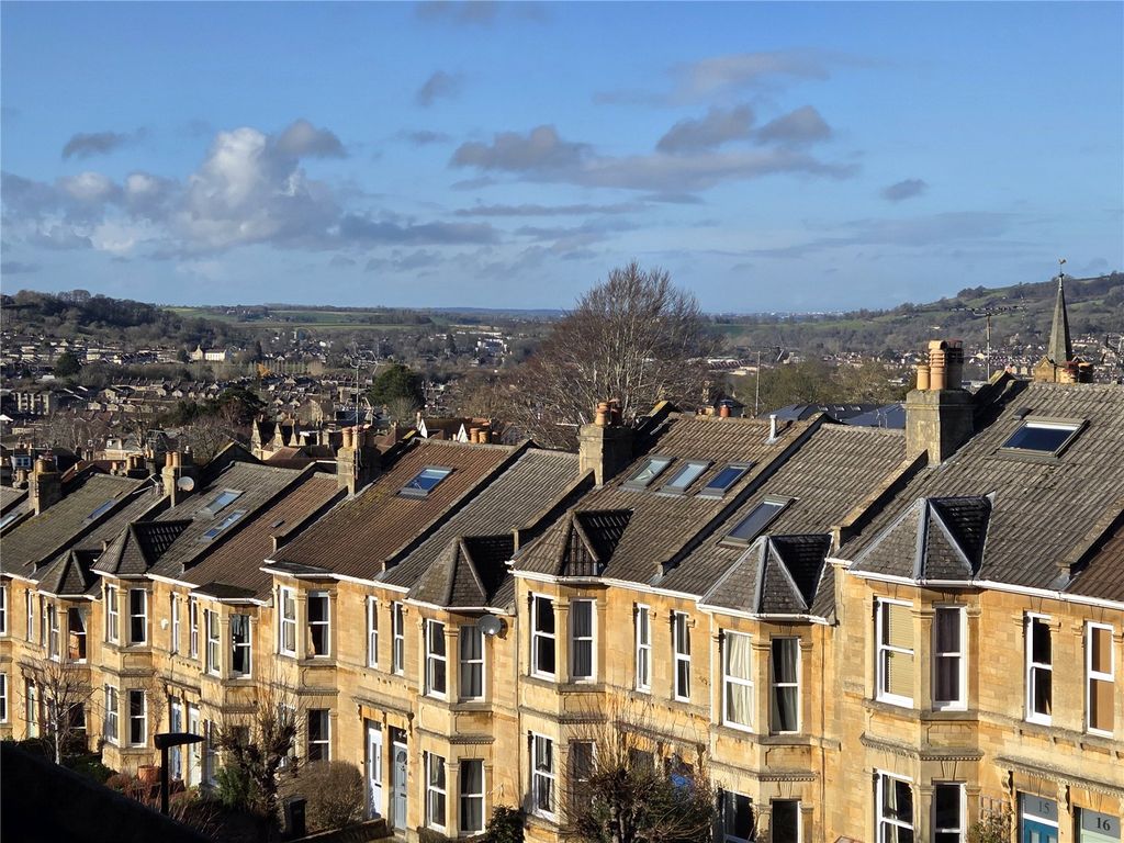 Property photo 2 of 18 Picture No. 21