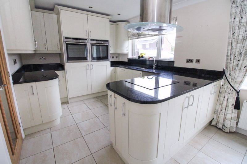Property photo 3 of 19 Kitchen Area