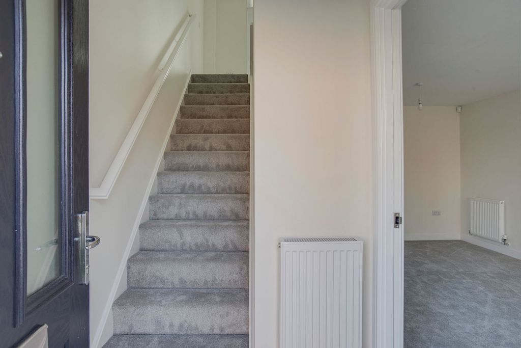 Property photo 3 of 24