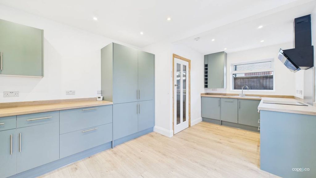 Property photo 3 of 15 4778436