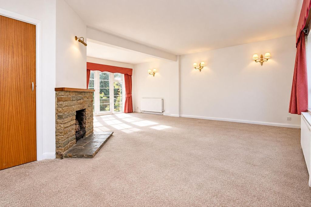 Property photo 3 of 19