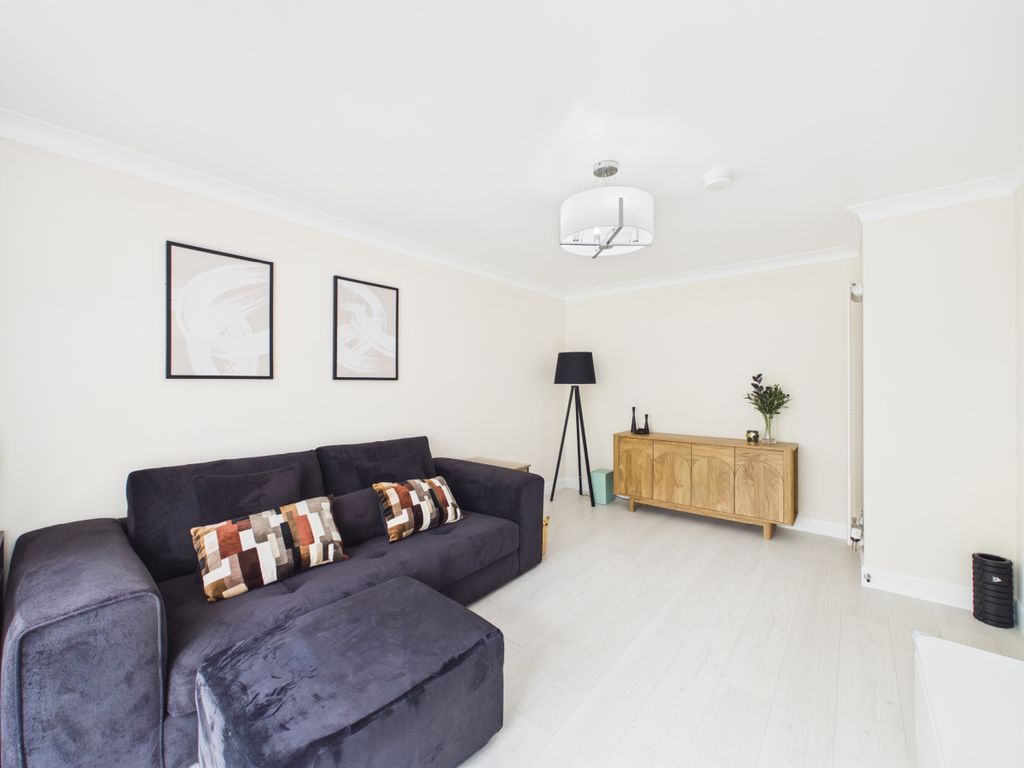 Property photo 2 of 31